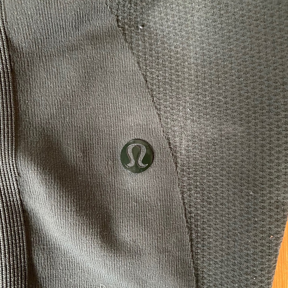 LULU LEMON Olive Green Leggings (w a little paint)